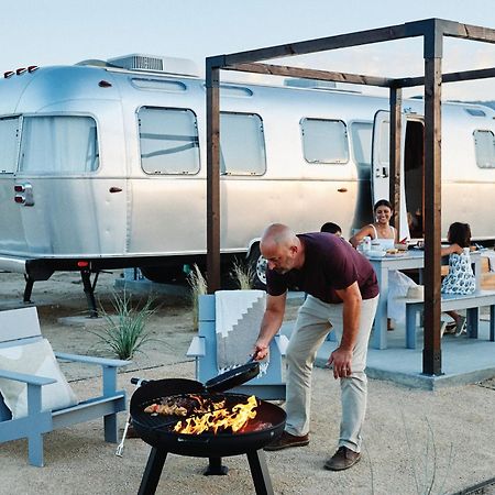 Autocamp Joshua Tree Hotel Bagian luar foto