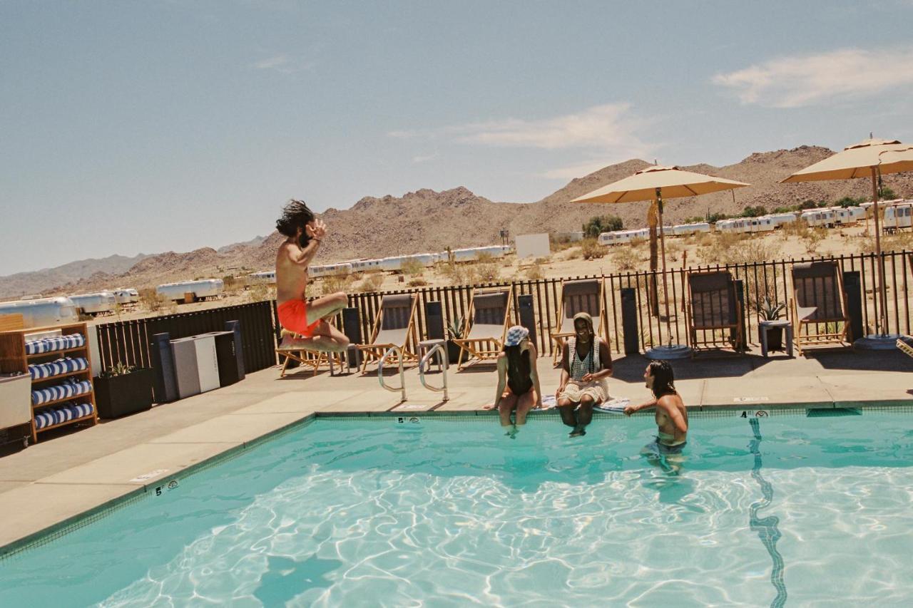 Autocamp Joshua Tree Hotel Bagian luar foto